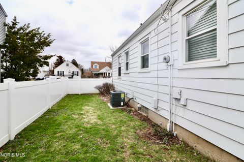 Tiny photo for 1532 Gould Road, Toledo, OH 43612 (MLS # 10005483)