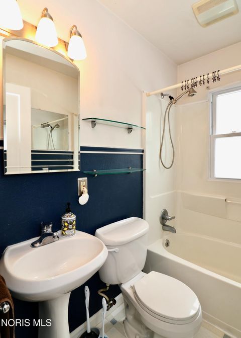 Tiny photo for 1532 Gould Road, Toledo, OH 43612 (MLS # 10005483)