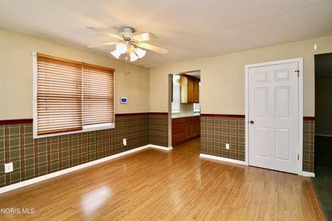 Tiny photo for 1532 Gould Road, Toledo, OH 43612 (MLS # 10005483)