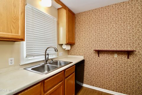 Tiny photo for 1532 Gould Road, Toledo, OH 43612 (MLS # 10005483)