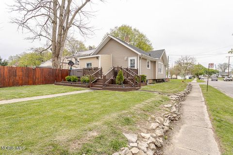 Tiny photo for 1135 Hawk Street, Toledo, OH 43612 (MLS # 10006753)
