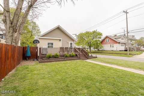 Tiny photo for 1135 Hawk Street, Toledo, OH 43612 (MLS # 10006753)
