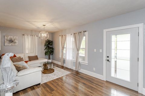 Tiny photo for 1135 Hawk Street, Toledo, OH 43612 (MLS # 10006753)