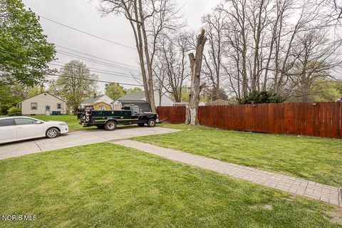 Tiny photo for 1135 Hawk Street, Toledo, OH 43612 (MLS # 10006753)