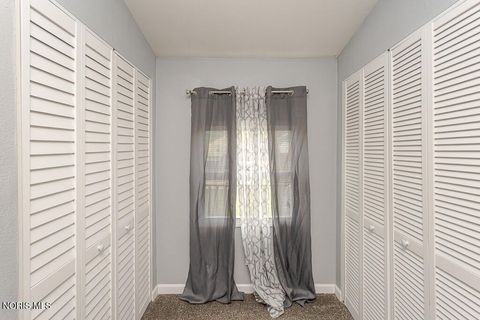 Tiny photo for 1135 Hawk Street, Toledo, OH 43612 (MLS # 10006753)