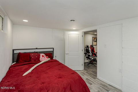 Tiny photo for 1135 Hawk Street, Toledo, OH 43612 (MLS # 10006753)