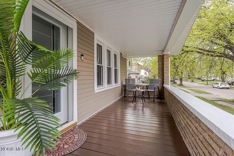 Tiny photo for 1135 Hawk Street, Toledo, OH 43612 (MLS # 10006753)