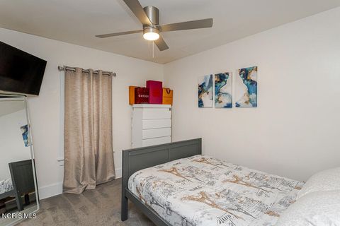 Tiny photo for 1135 Hawk Street, Toledo, OH 43612 (MLS # 10006753)