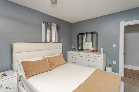 Tiny photo for 1135 Hawk Street, Toledo, OH 43612 (MLS # 10006753)