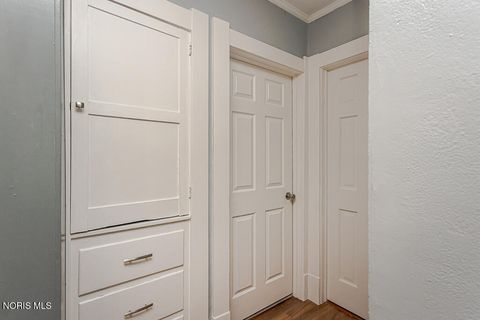 Tiny photo for 1135 Hawk Street, Toledo, OH 43612 (MLS # 10006753)