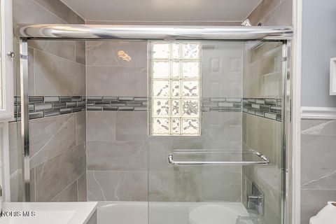 Tiny photo for 1135 Hawk Street, Toledo, OH 43612 (MLS # 10006753)