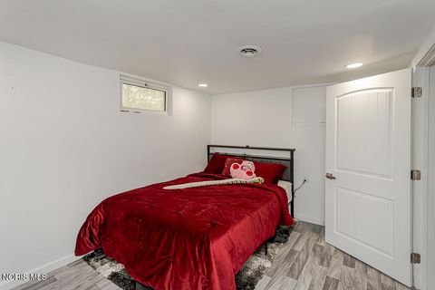 Tiny photo for 1135 Hawk Street, Toledo, OH 43612 (MLS # 10006753)