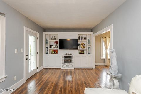 Tiny photo for 1135 Hawk Street, Toledo, OH 43612 (MLS # 10006753)