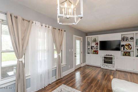 Tiny photo for 1135 Hawk Street, Toledo, OH 43612 (MLS # 10006753)