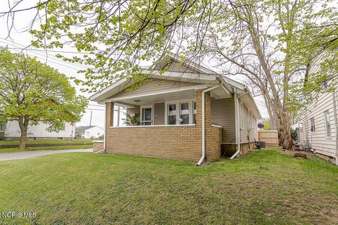 Tiny photo for 1135 Hawk Street, Toledo, OH 43612 (MLS # 10006753)