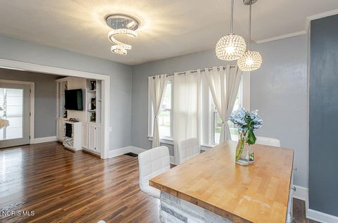 Tiny photo for 1135 Hawk Street, Toledo, OH 43612 (MLS # 10006753)