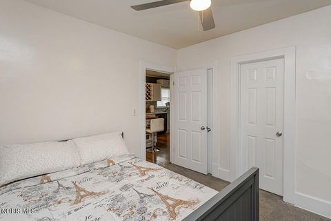 Tiny photo for 1135 Hawk Street, Toledo, OH 43612 (MLS # 10006753)