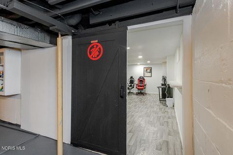 Tiny photo for 1135 Hawk Street, Toledo, OH 43612 (MLS # 10006753)