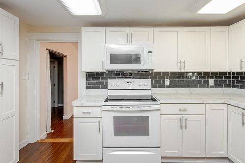 Tiny photo for 4737 Sadalia Road, Toledo, OH 43623 (MLS # 10000063)