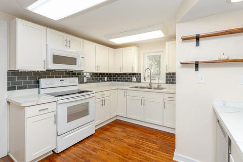 Tiny photo for 4737 Sadalia Road, Toledo, OH 43623 (MLS # 10000063)