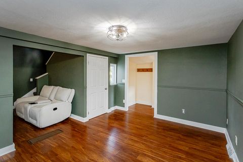 Tiny photo for 4737 Sadalia Road, Toledo, OH 43623 (MLS # 10000063)