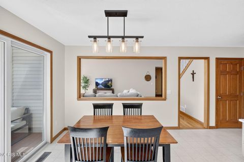 Tiny photo for 1428 Southridge Drive, Waterville, OH 43566 (MLS # 10011003)