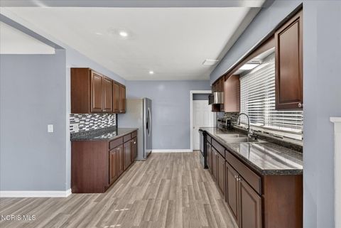 Tiny photo for 1225 Westgate Road, Toledo, OH 43615 (MLS # 10004833)