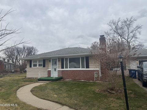 Photo of 1225 Westgate Road, Toledo, OH 43615 (MLS # 10004833)