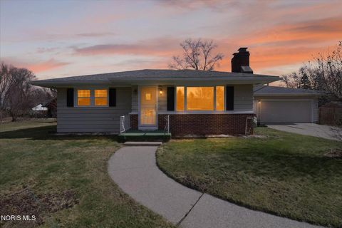 Photo of 1225 Westgate Road, Toledo, OH 43615 (MLS # 10004833)