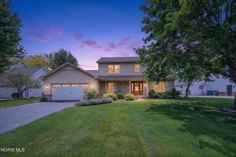 Photo of 1212 Valley Bluff Drive, Perrysburg, OH 43551 (MLS # 10008110)
