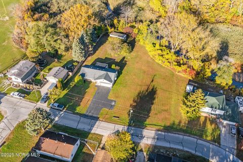 Tiny photo for 2207 E Harbor Drive, Toledo, OH 43611 (MLS # 10000709)