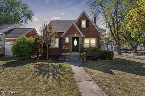 Photo of 2757 Medford Drive, Toledo, OH 43614 (MLS # 10004564)
