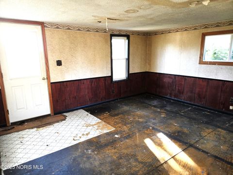 Tiny photo for 216 S Tarr Street, North Baltimore, OH 45872 (MLS # 10000533)
