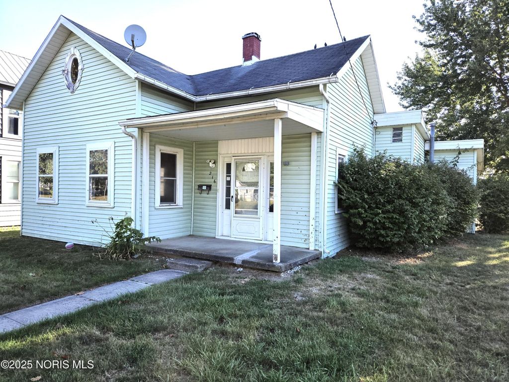 Photo for 216 S Tarr Street, North Baltimore, OH 45872 (MLS # 10000533)