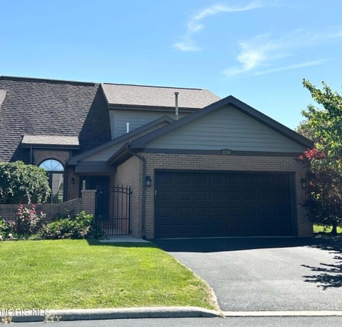 Condo For Sale - 2216 Quail Lake Road #42<br/> Findlay, OH 45840