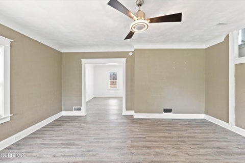 Tiny photo for 1129 Mason Street, Toledo, OH 43605 (MLS # 10012411)