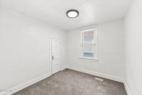 Tiny photo for 1129 Mason Street, Toledo, OH 43605 (MLS # 10012411)