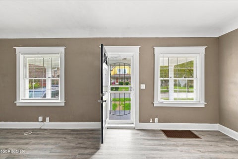 Tiny photo for 1129 Mason Street, Toledo, OH 43605 (MLS # 10012411)