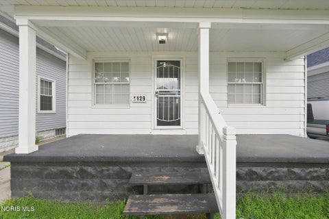 Tiny photo for 1129 Mason Street, Toledo, OH 43605 (MLS # 10012411)