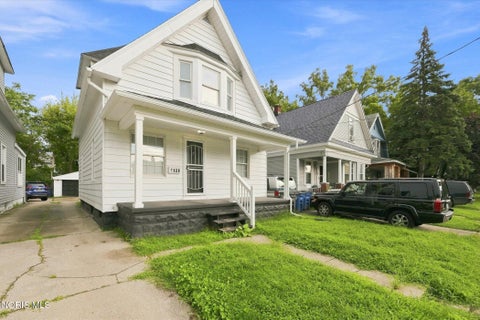 Tiny photo for 1129 Mason Street, Toledo, OH 43605 (MLS # 10012411)