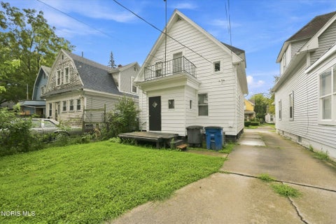 Tiny photo for 1129 Mason Street, Toledo, OH 43605 (MLS # 10012411)