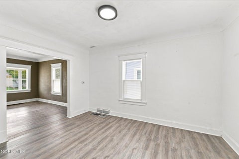 Tiny photo for 1129 Mason Street, Toledo, OH 43605 (MLS # 10012411)