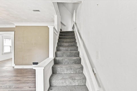 Tiny photo for 1129 Mason Street, Toledo, OH 43605 (MLS # 10012411)