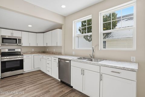 Tiny photo for 820 S Main Street, Fostoria, OH 44830 (MLS # 10002697)