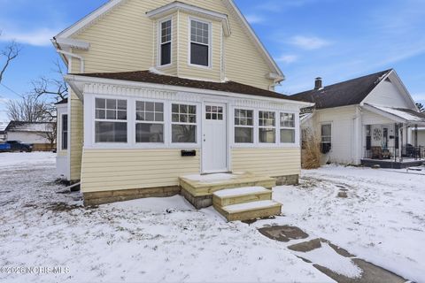 Tiny photo for 820 S Main Street, Fostoria, OH 44830 (MLS # 10002697)