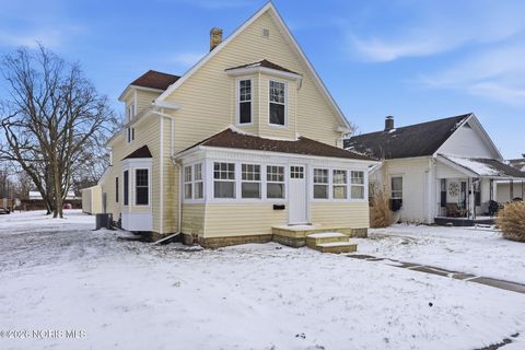 Tiny photo for 820 S Main Street, Fostoria, OH 44830 (MLS # 10002697)