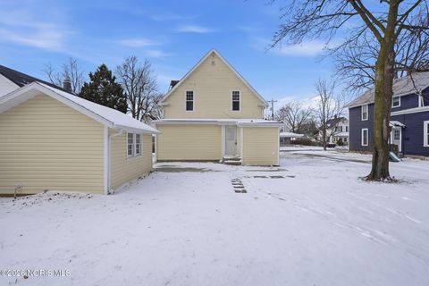 Tiny photo for 820 S Main Street, Fostoria, OH 44830 (MLS # 10002697)
