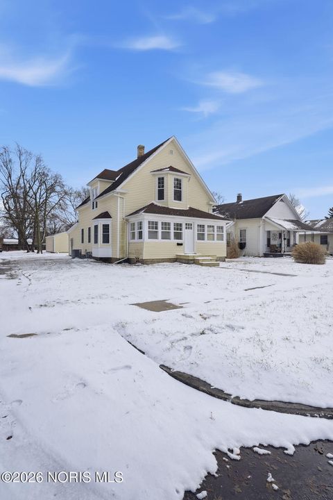 Tiny photo for 820 S Main Street, Fostoria, OH 44830 (MLS # 10002697)