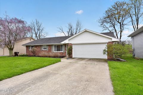 Photo of 6637 Janel Lane, Maumee, OH 43537 (MLS # 10006393)