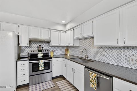 Tiny photo for 6637 Janel Lane, Maumee, OH 43537 (MLS # 10006393)